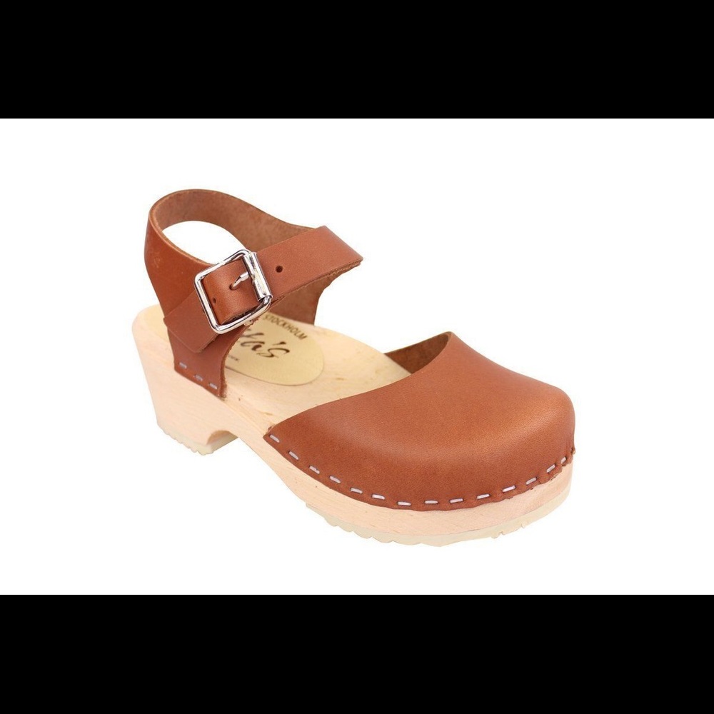 Lotta Little girl leather clogs 13